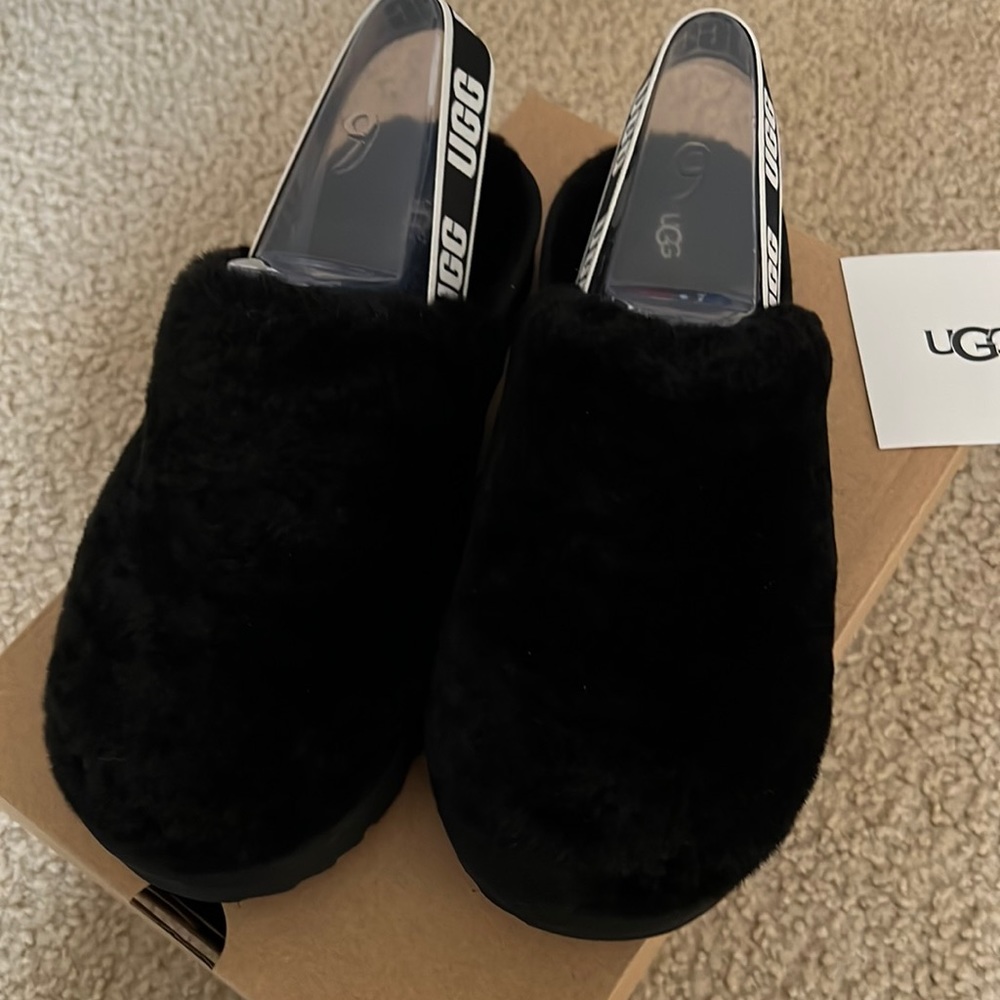 Ugg fluff yeah clog black kids size 6